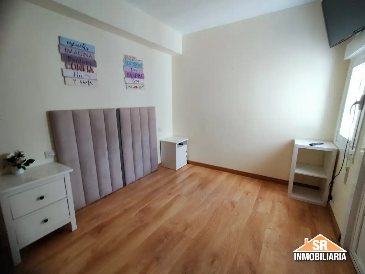 Piso de 70 m² en Oleiros