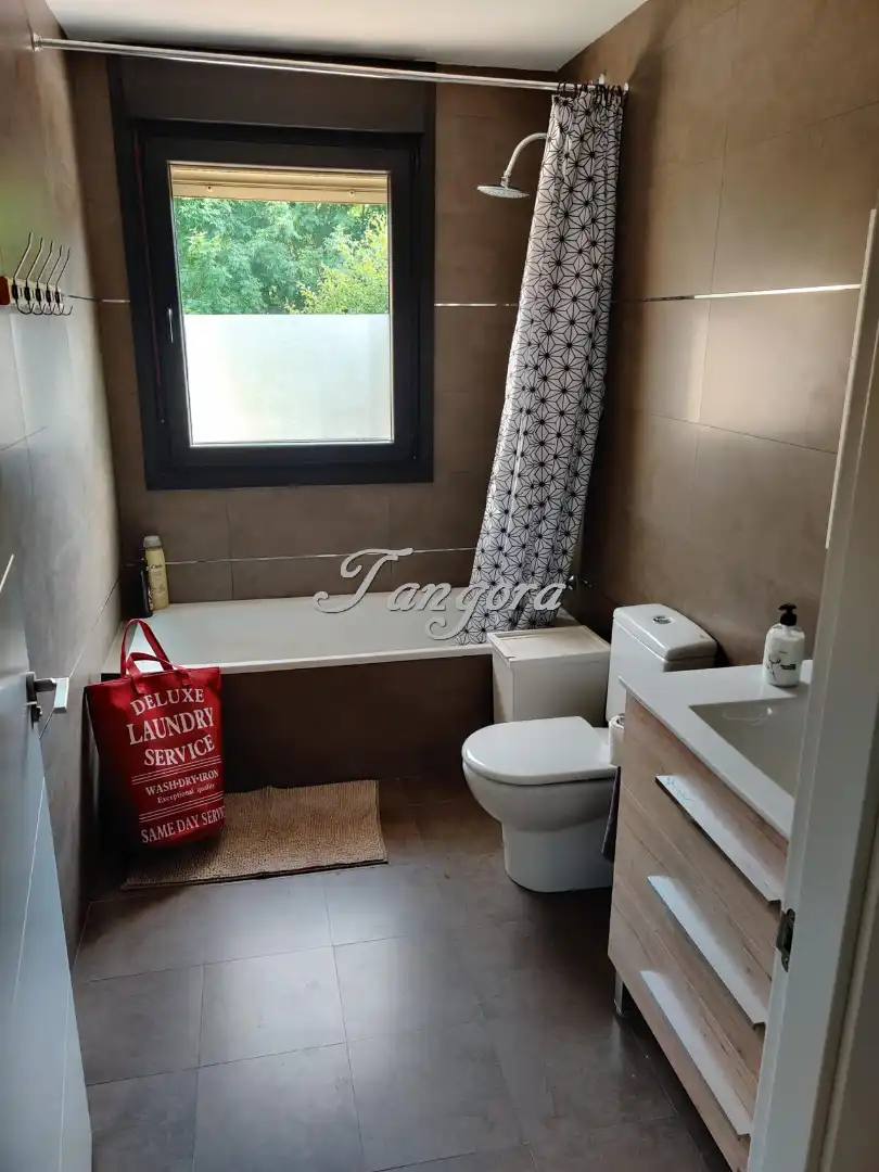 Piso de 300 m² en Mendata