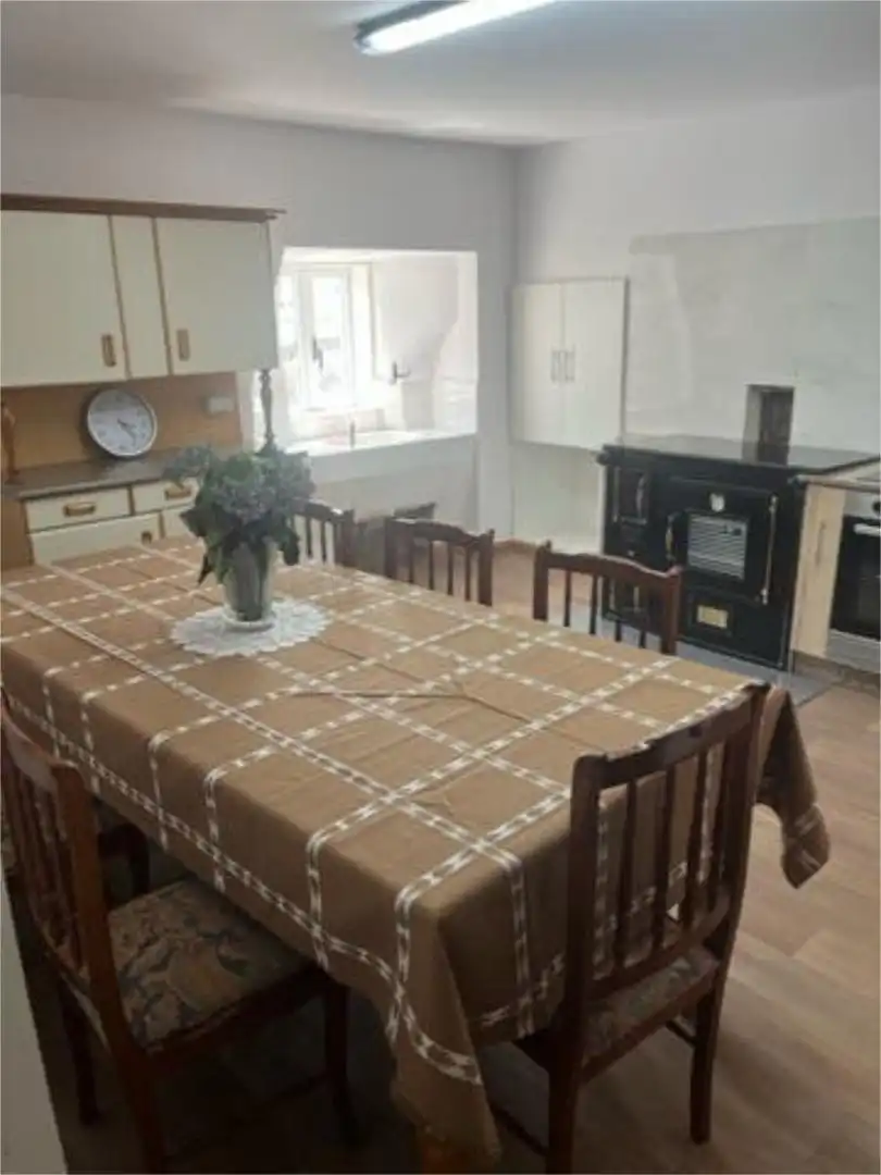 Casa de 300 m² a Outeiro de Rei