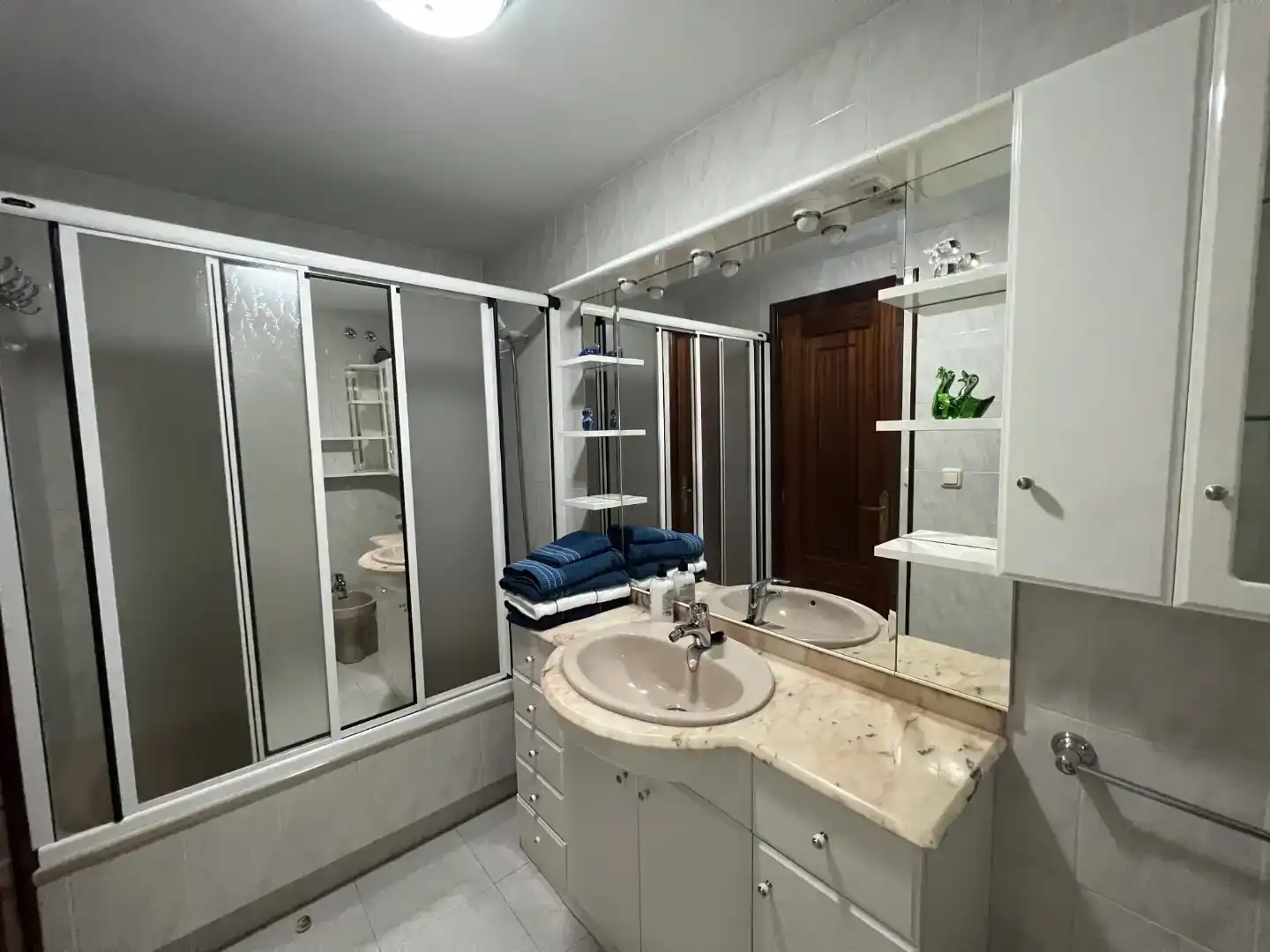 Zimmer 100 m², A Coruña