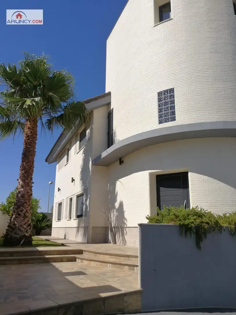Piso de 550 m² en Dos Hermanas