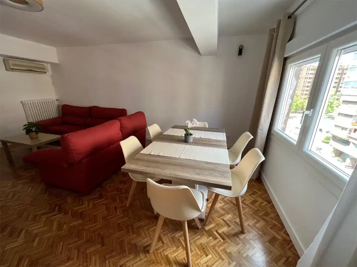 Habitación 140 m², Zaragoza