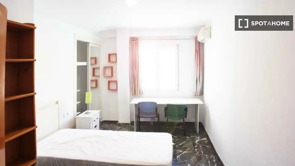 Habitación 98 m², Granada