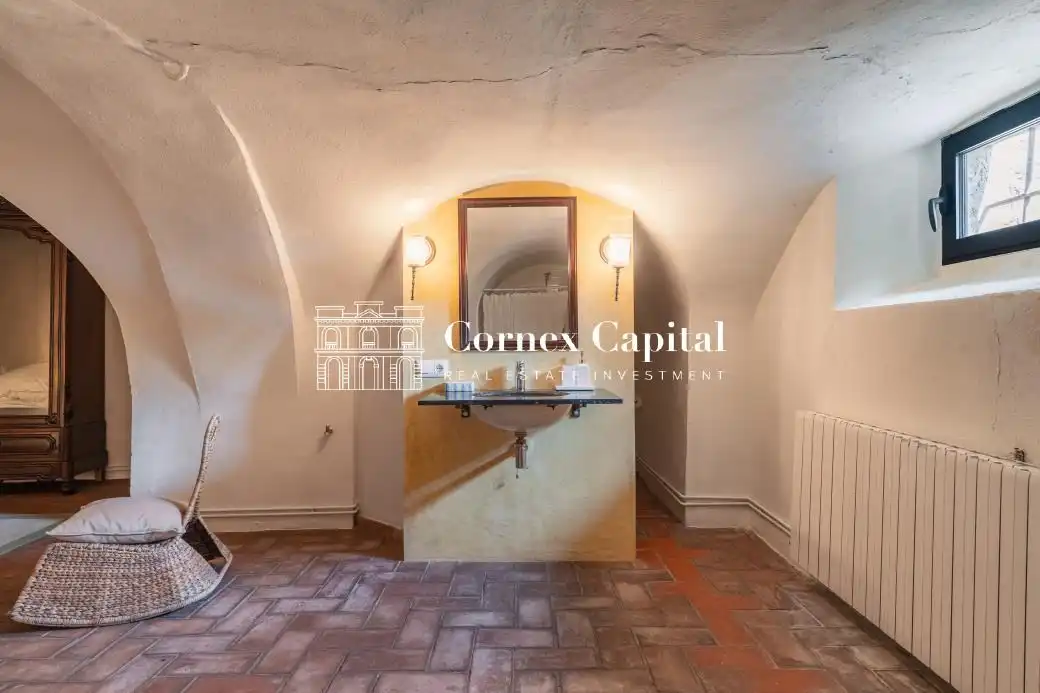 Casa de 1000 m² en Rupià