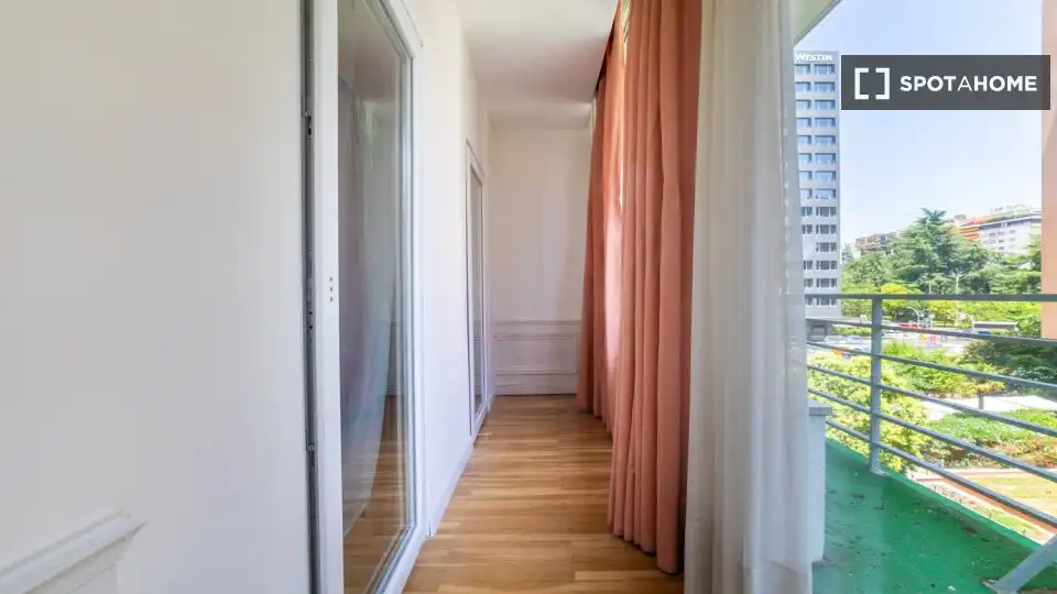 Habitación 301 m², Madrid