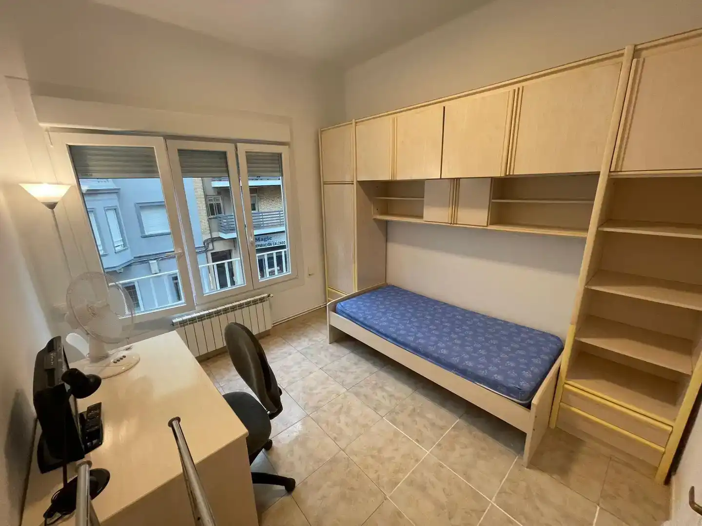Habitación 87 m², Lérida
