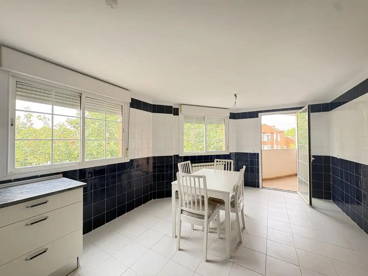 Wohnung 160 m² in Mejorada del Campo