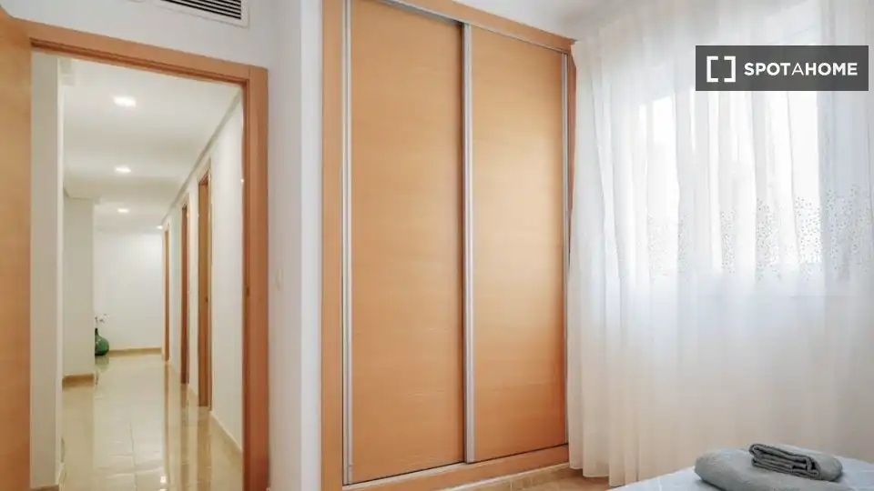 Habitación 104 m², Alicante