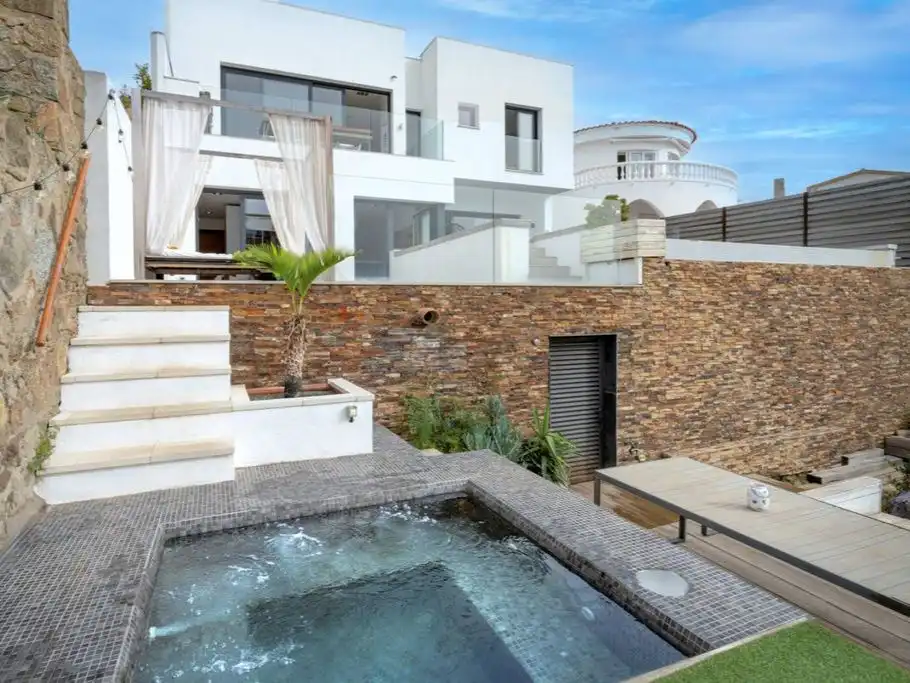 House 189 m² in Roses