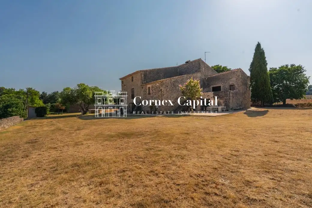 Casa de 1000 m² en Rupià