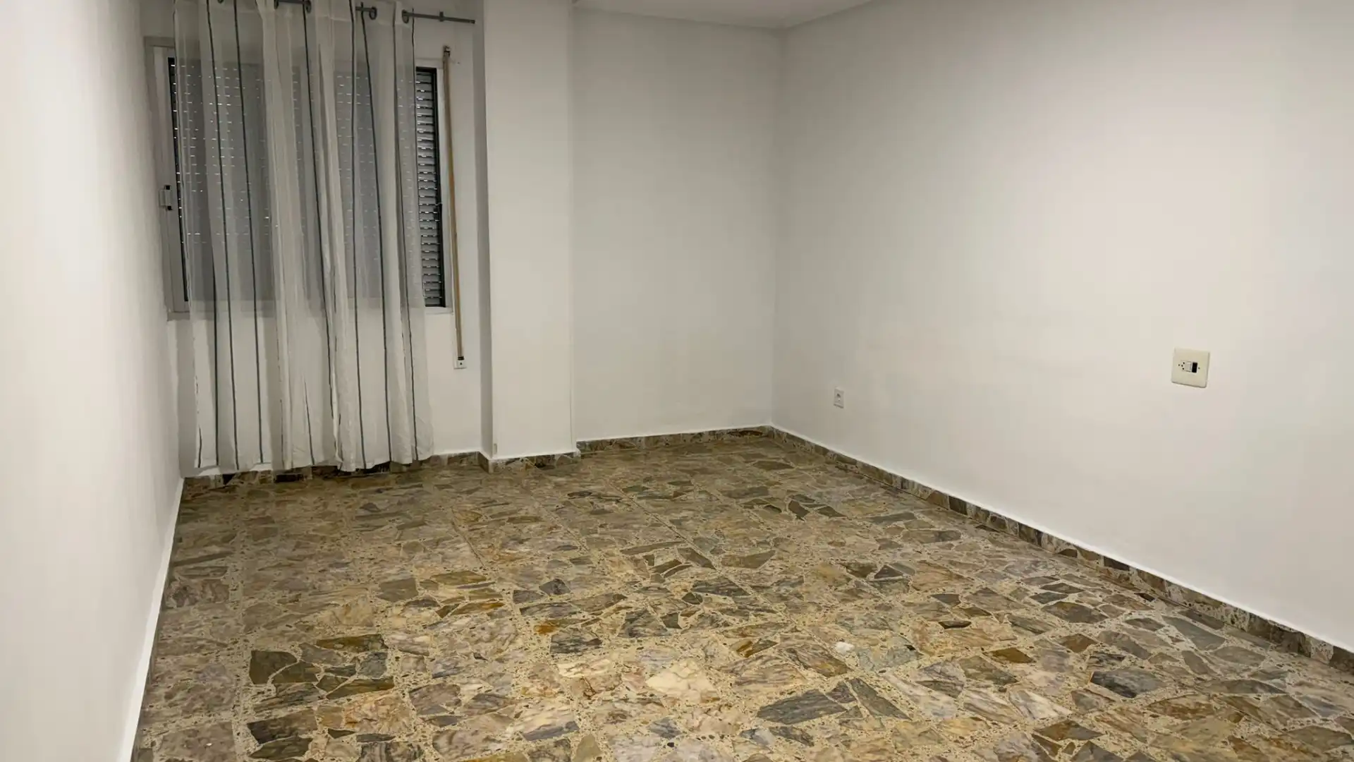 Casa de 136 m² en Alpartir