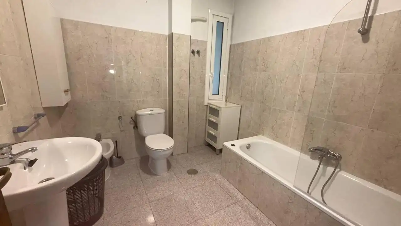 Piso de 95 m² en Ourense