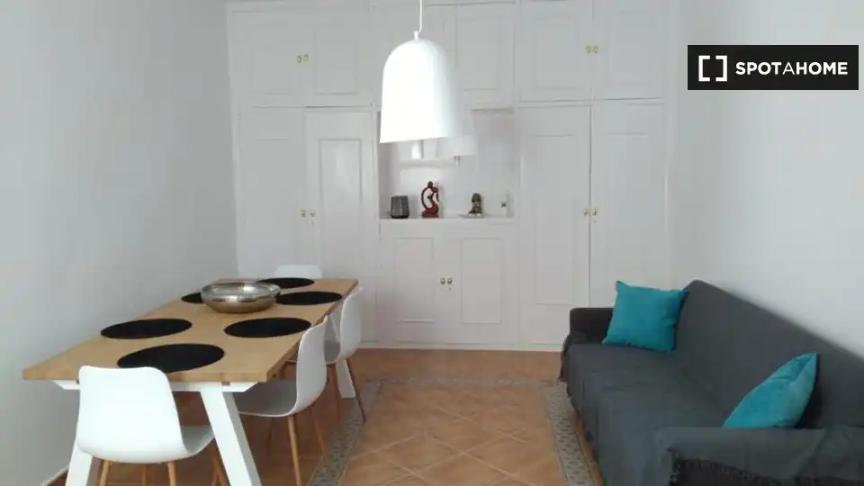 Habitación 104 m², Almería