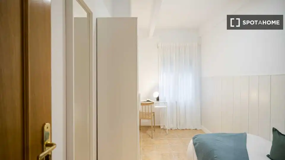 Habitación 600 m², Madrid
