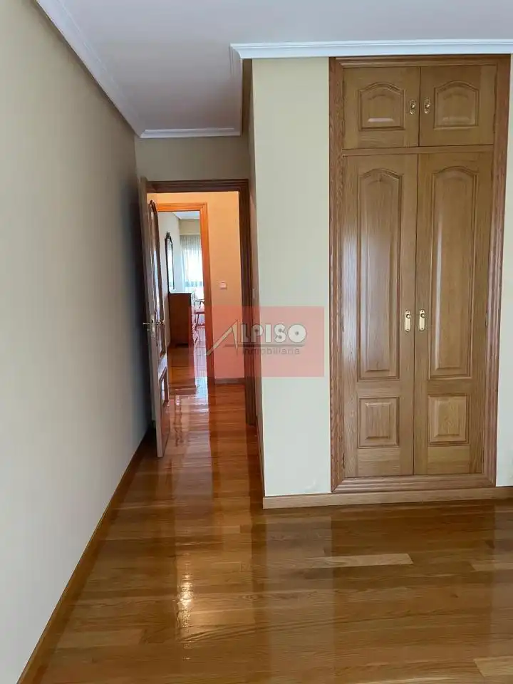 Piso de 92 m² en Ourense