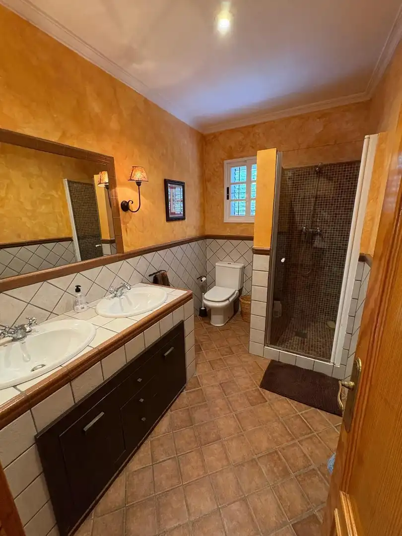 Casa de 330 m² a Riba-roja de Túria