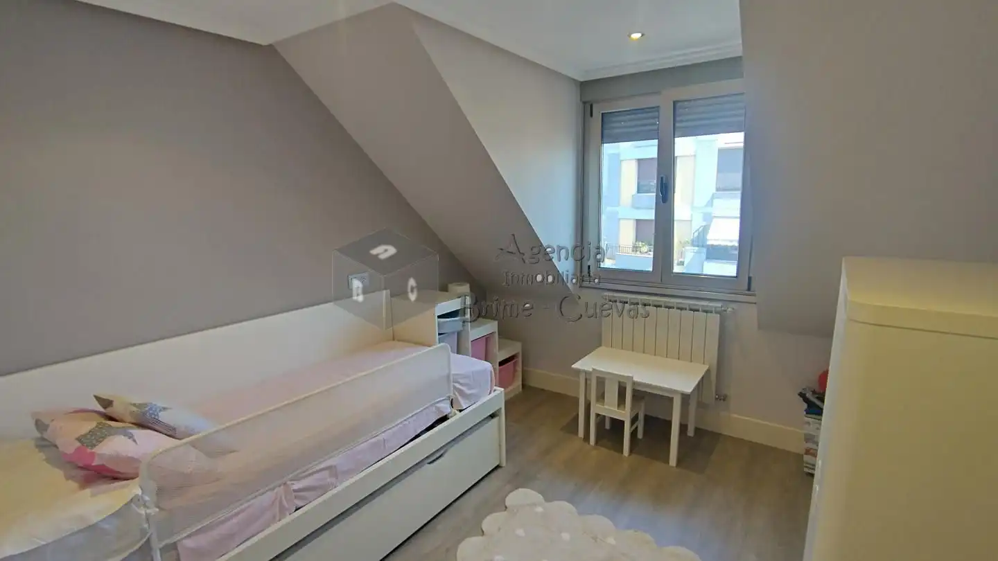 Piso de 94 m² en Oviedo