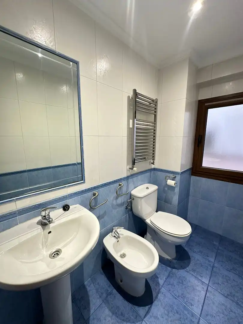 Zimmer 100 m², Oviedo