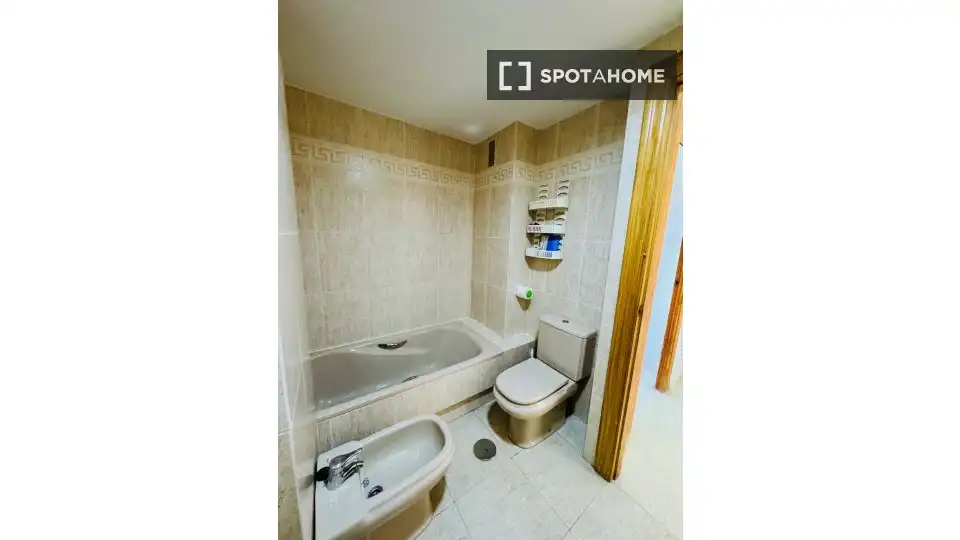 Habitación 150 m², Almería