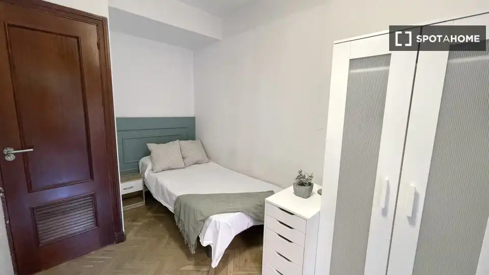 Habitación 232 m², Sevilla
