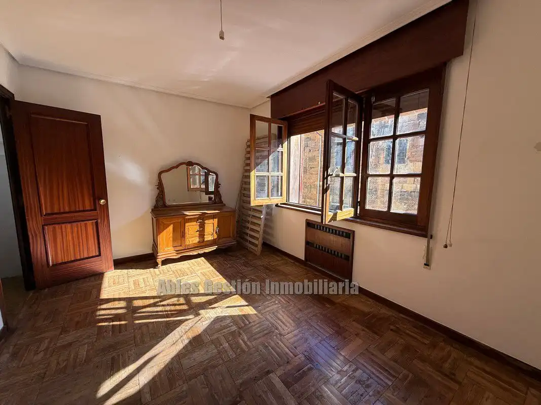 Pis de 86 m² a Oviedo