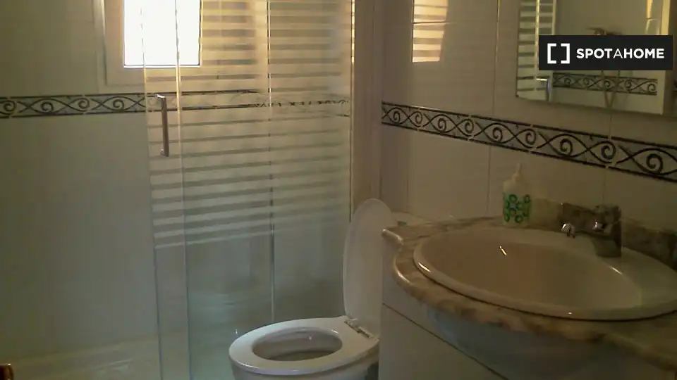 Habitación 92 m², Oviedo