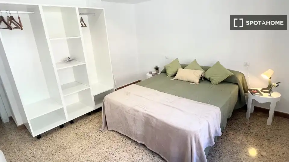 Chambre à louer, Burjassot