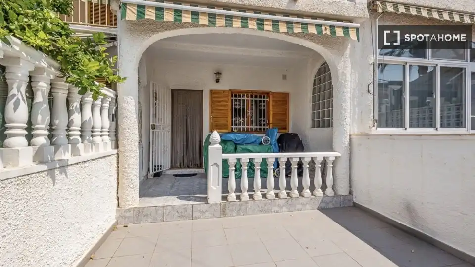 Habitación 81 m², Santa Pola