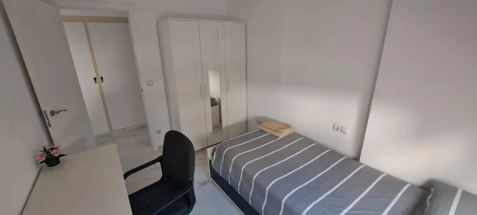 Habitación 80 m², Almería
