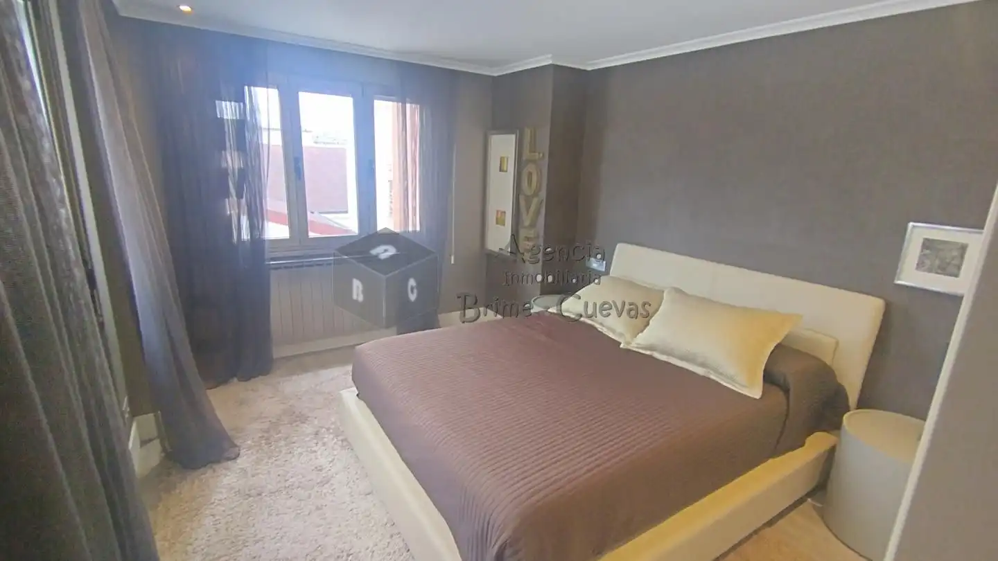 Piso de 94 m² en Oviedo