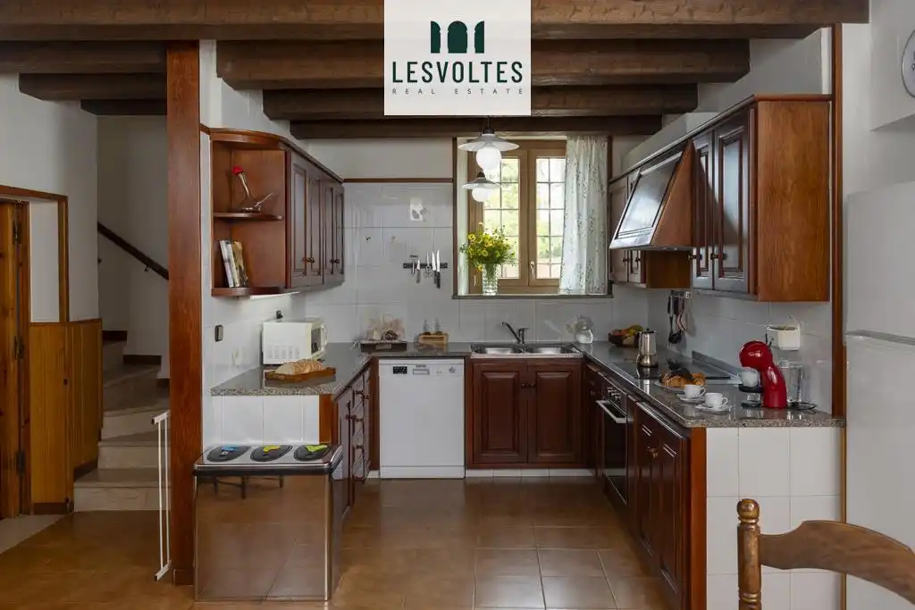Casa de 264 m² en Forallac