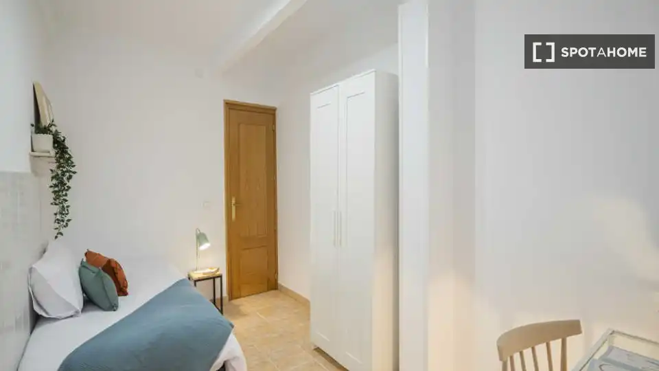 Habitación 600 m², Madrid