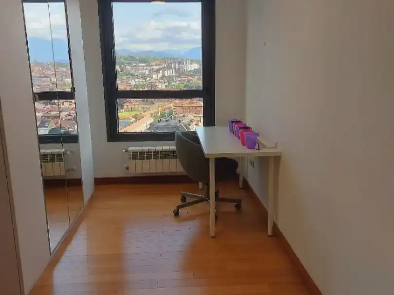 Piso de 80 m² en Oviedo