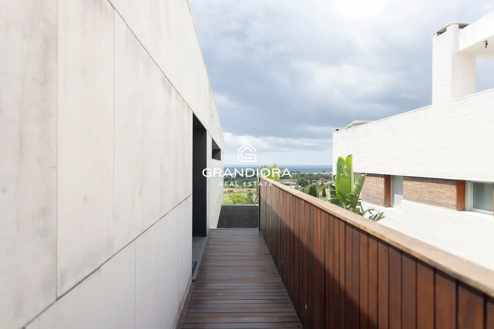 Piso de 450 m² en Población de Arroyo