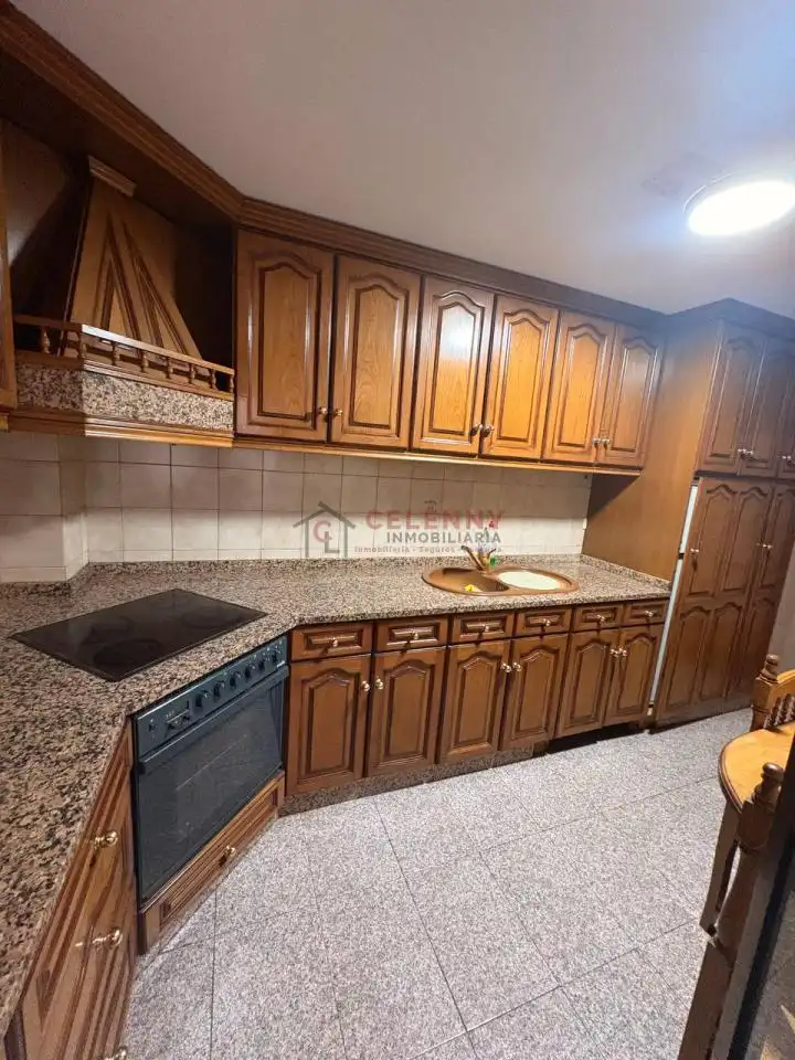 Piso de 90 m² en Ourense