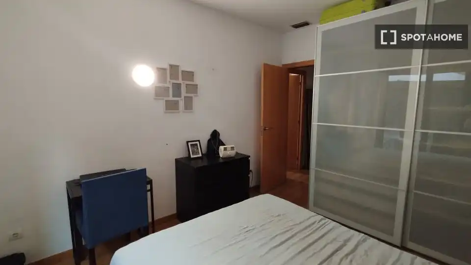 Habitación 82 m², l'Hospitalet de Llobregat