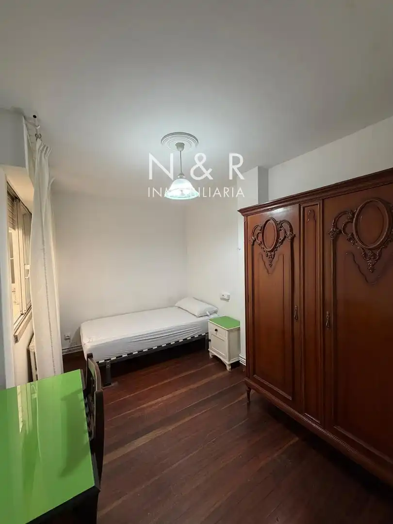 Piso de 90 m² en Santiago de Compostela