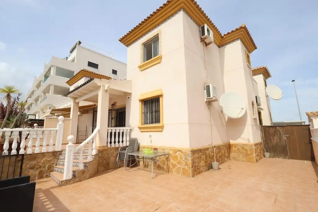 Casa de 110 m² a Oriola