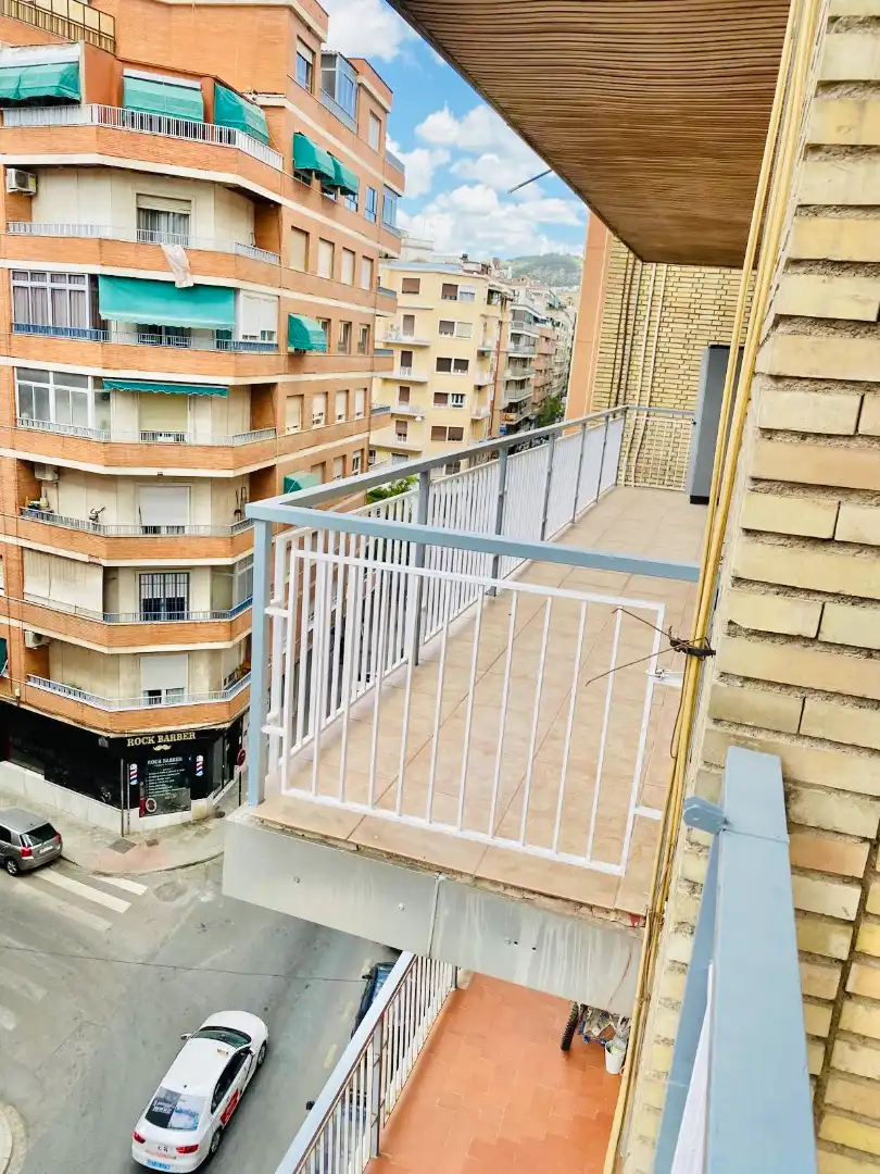 Flat 95 m² in Granada