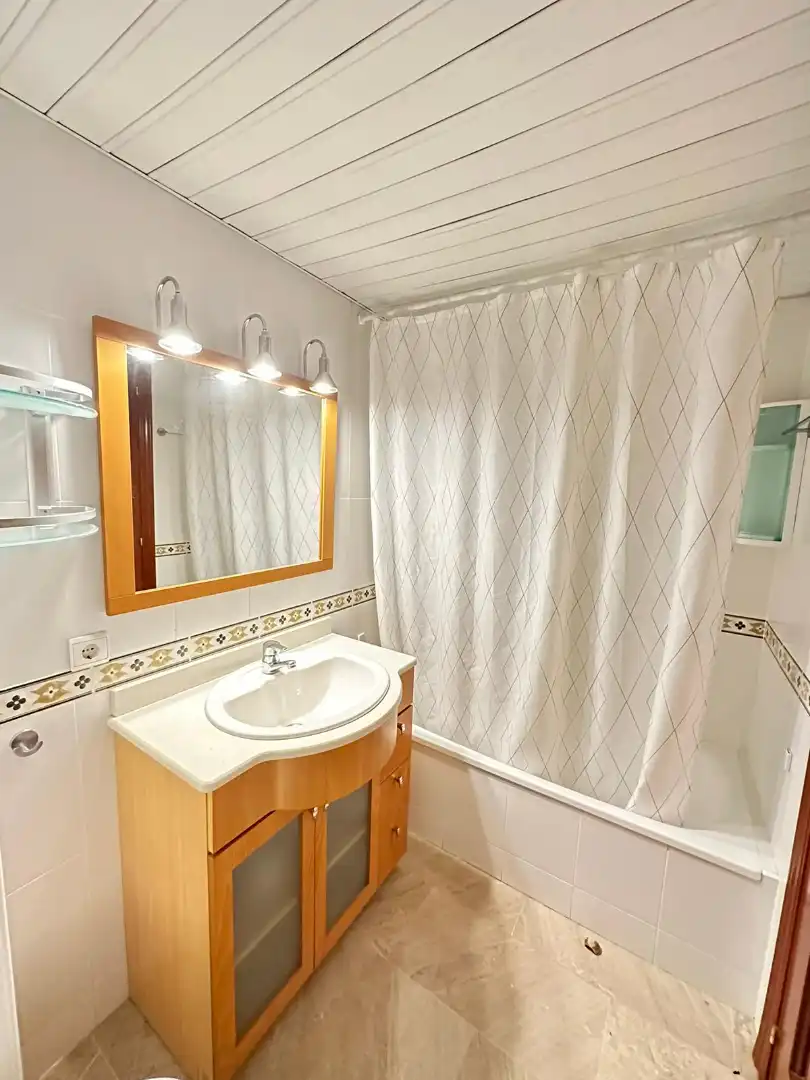Habitació 100 m², Còrdova