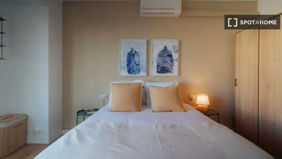 Room for rent, Barcelona