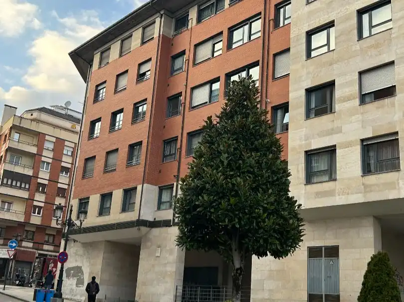 Piso de 106 m² en Oviedo