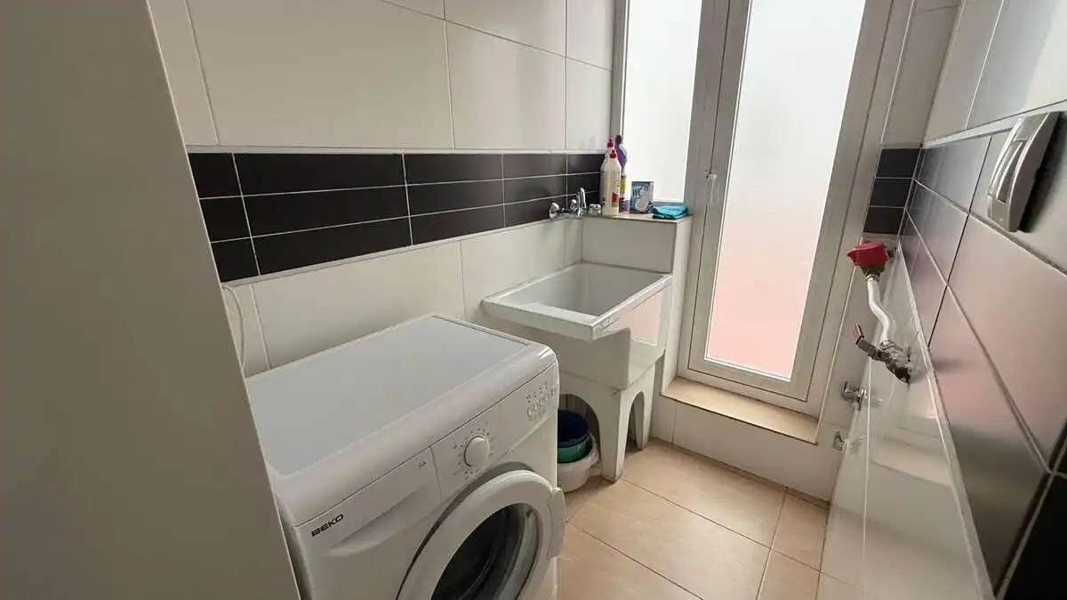 Piso de 90 m² en Granada
