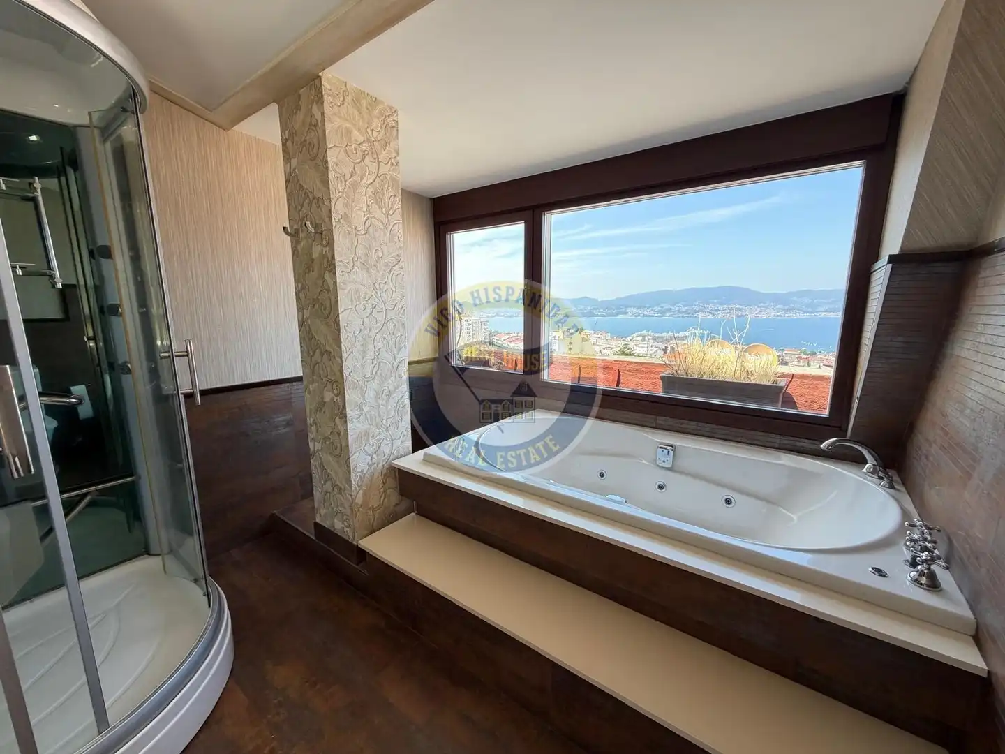 Piso de 250 m² en Vigo