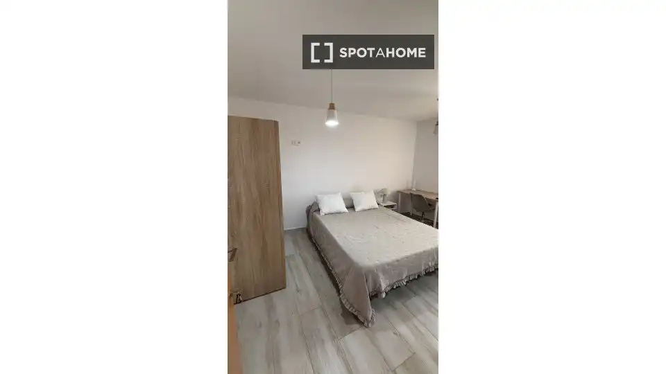 Habitación 81 m², Murcia