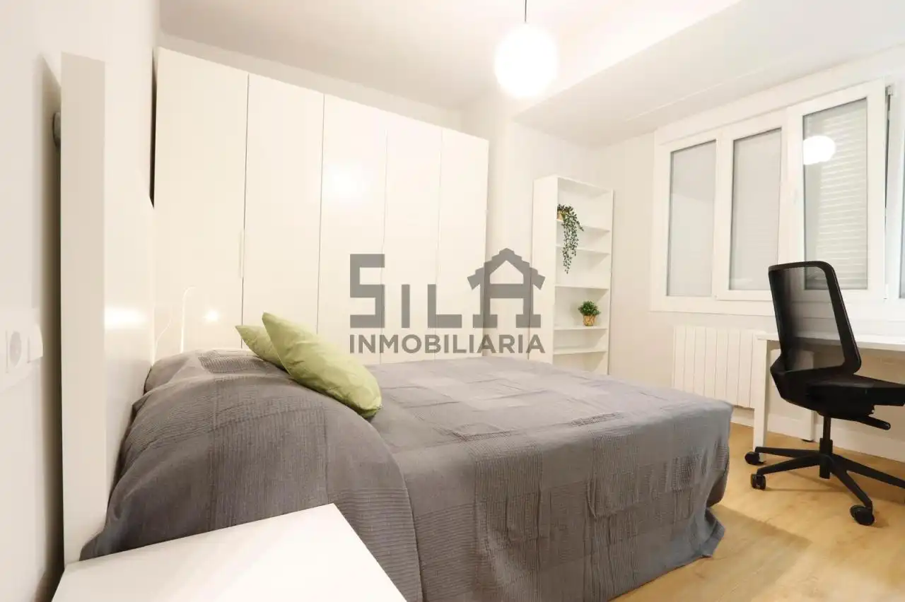 Habitación 81 m², Ourense