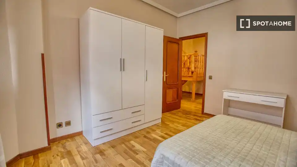 Habitación en alquiler, Oviedo