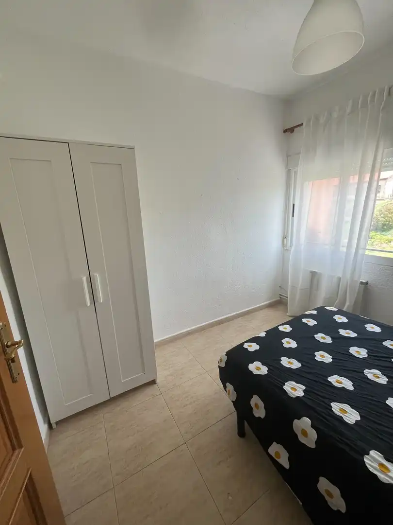 Habitación 90 m², Ávila