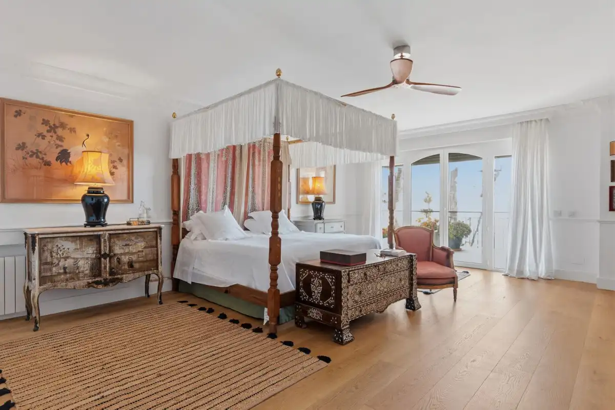 Pis de 984 m² a Estepona