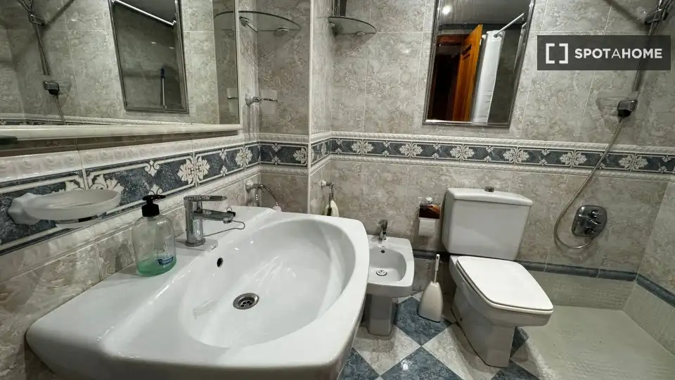 Habitación 115 m², Granada